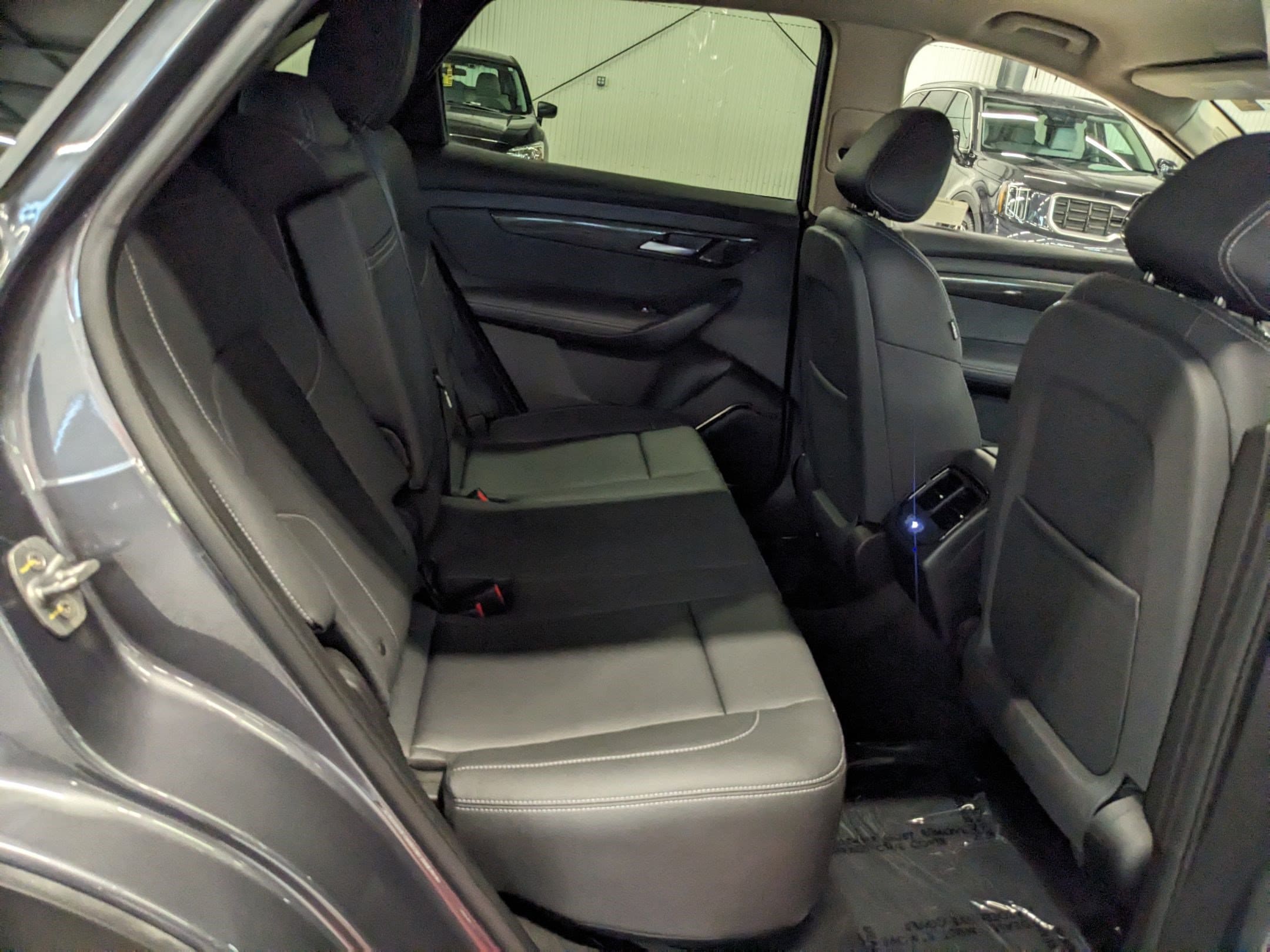 2023 VinFast VF 8 ECO - Photo 24
