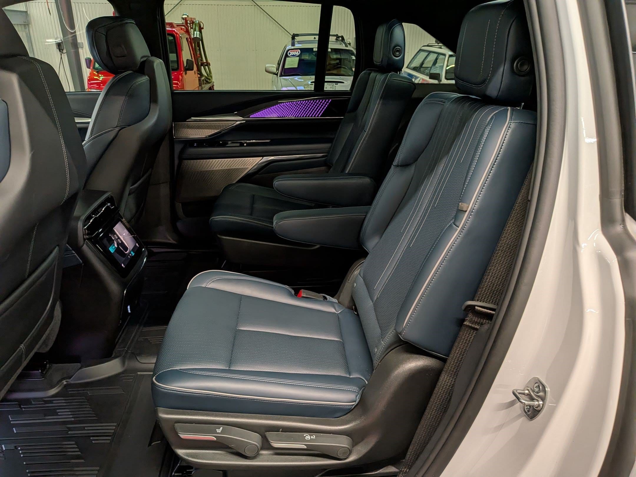2025 Cadillac Escalade IQ Sport 2 - Photo 11