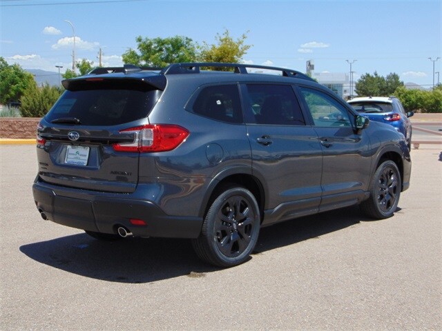 2025 Subaru Ascent Onyx Edition Touring photo 2