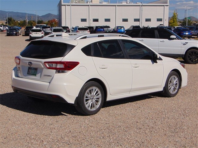 2018 Subaru Impreza 2.0i Premium photo 3