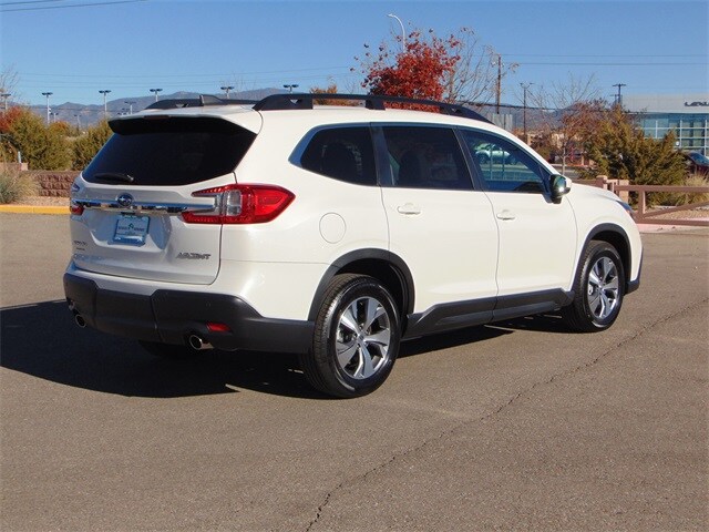 2024 Subaru Ascent Premium photo 2