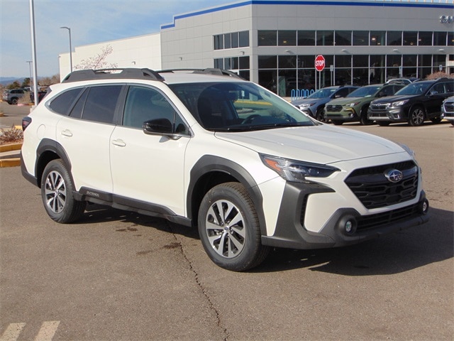 2025 Subaru Outback Premium's photo