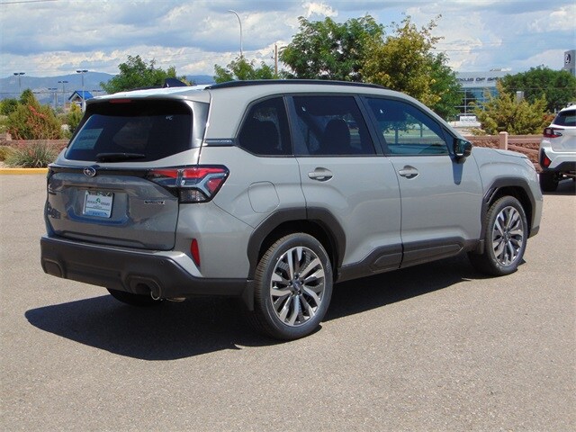 2025 Subaru Forester Touring photo 4