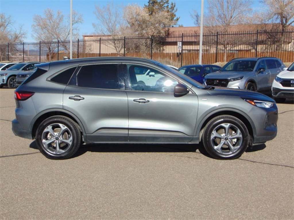 Used 2025 Ford Escape ST-Line Select SUV