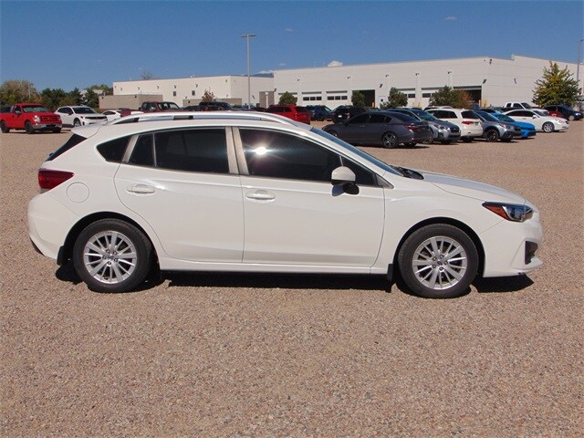 2018 Subaru Impreza 2.0i Premium photo 2