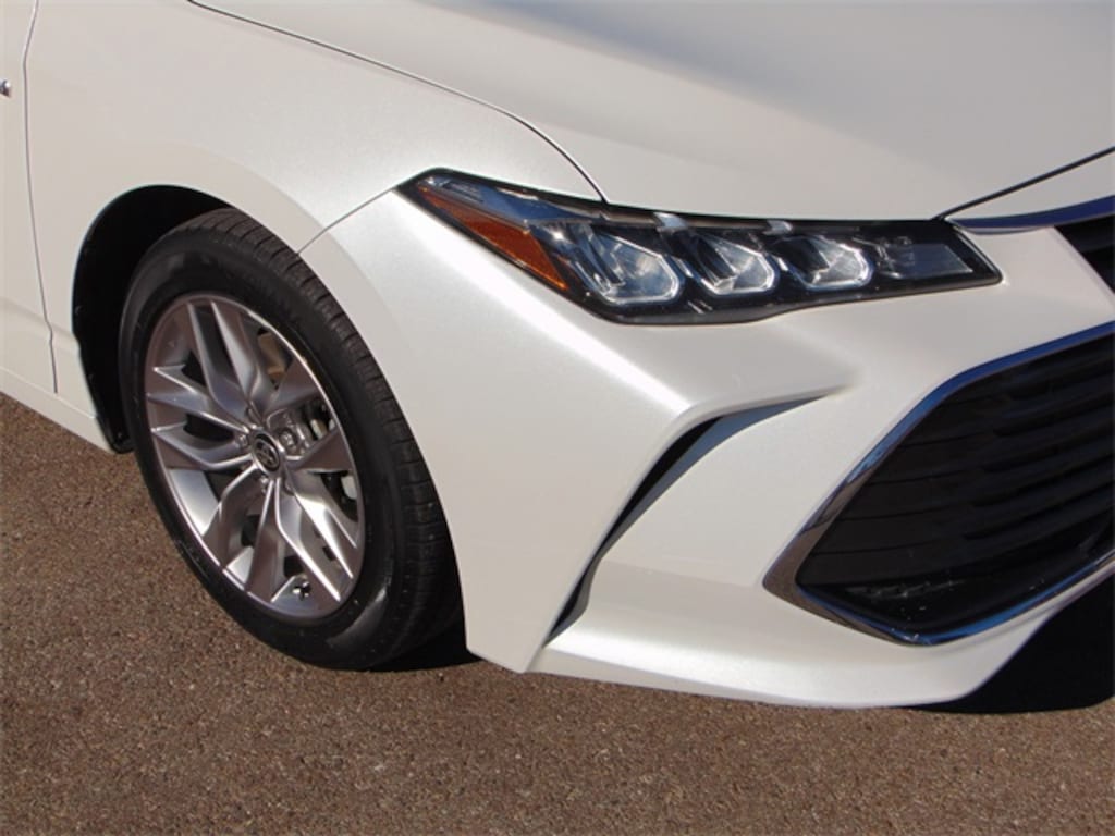 Used 2021 Toyota Avalon Hybrid XLE Sedan