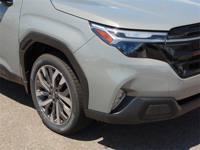 2025 Subaru Forester Touring photo 2