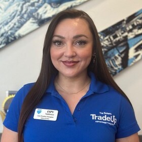 Staff member Esperanza Valdiviezo from 16492ebf2a3e