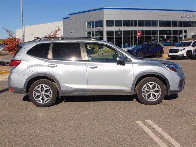 2020 Subaru Forester Premium photo 2