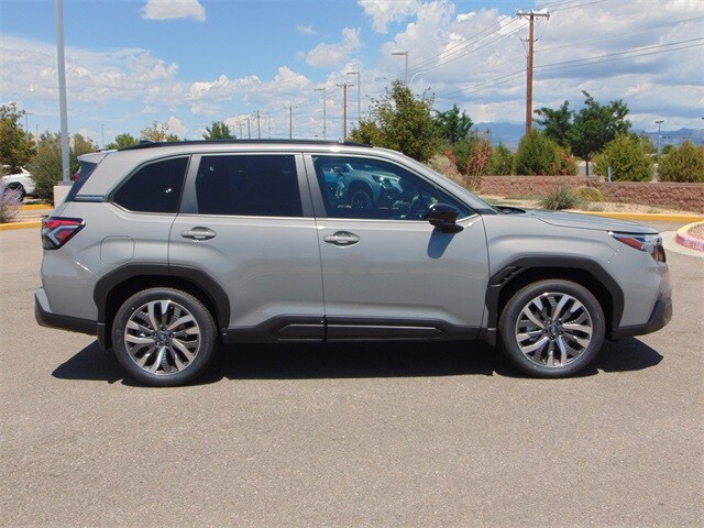 2025 Subaru Forester Touring photo 3