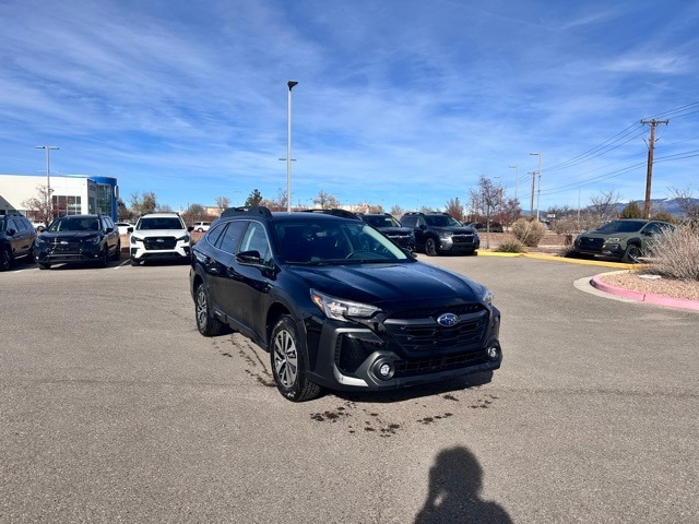 2025 Subaru Outback Premium's photo