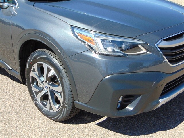 2022 Subaru Outback Touring XT photo 2