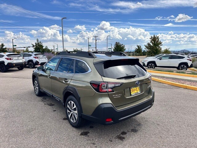 2025 Subaru Outback Premium photo 2
