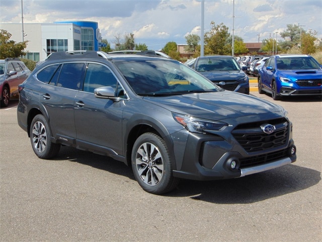 2025 Subaru Outback Touring's photo