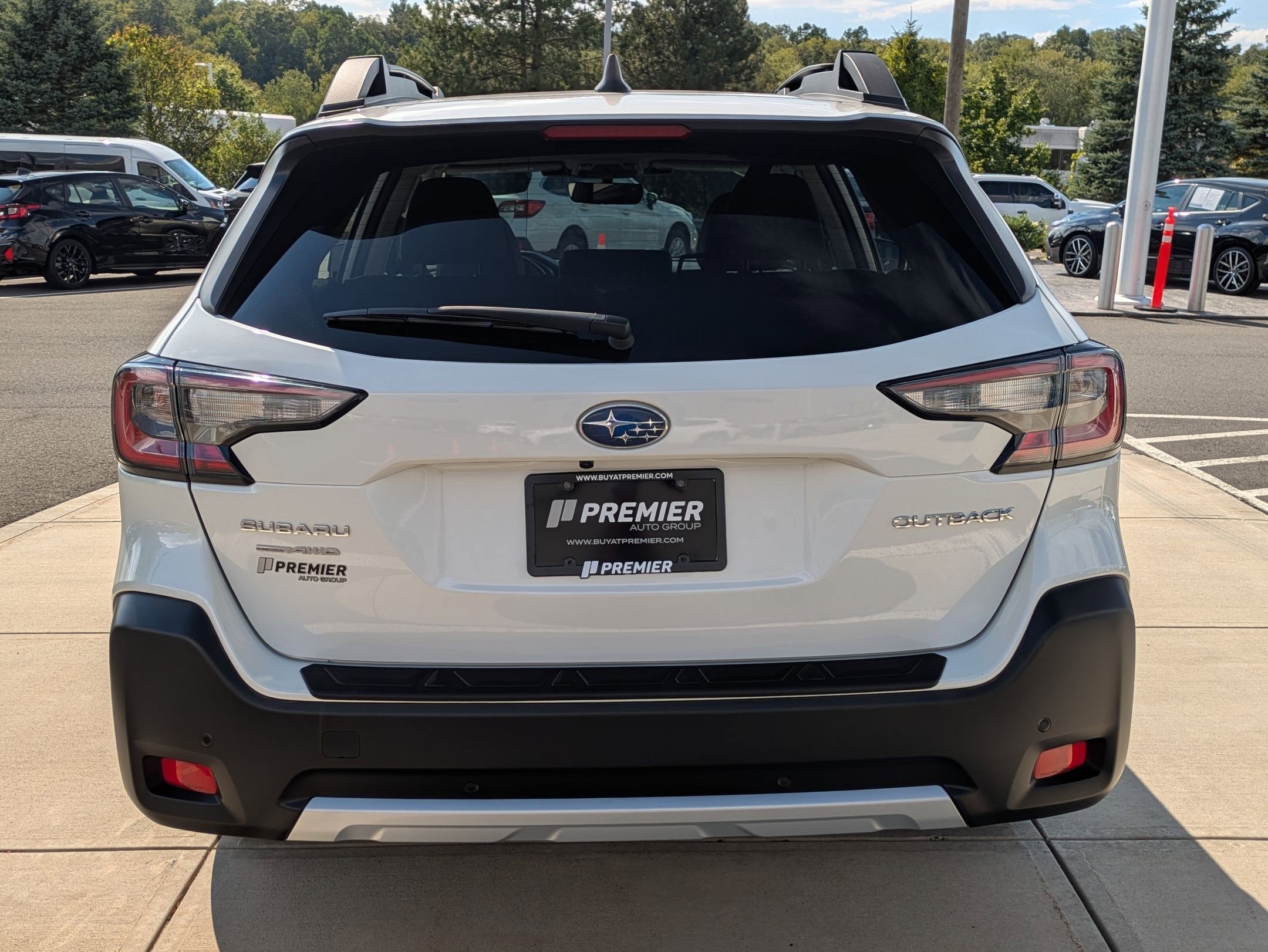 2023 Subaru Outback Limited photo 2