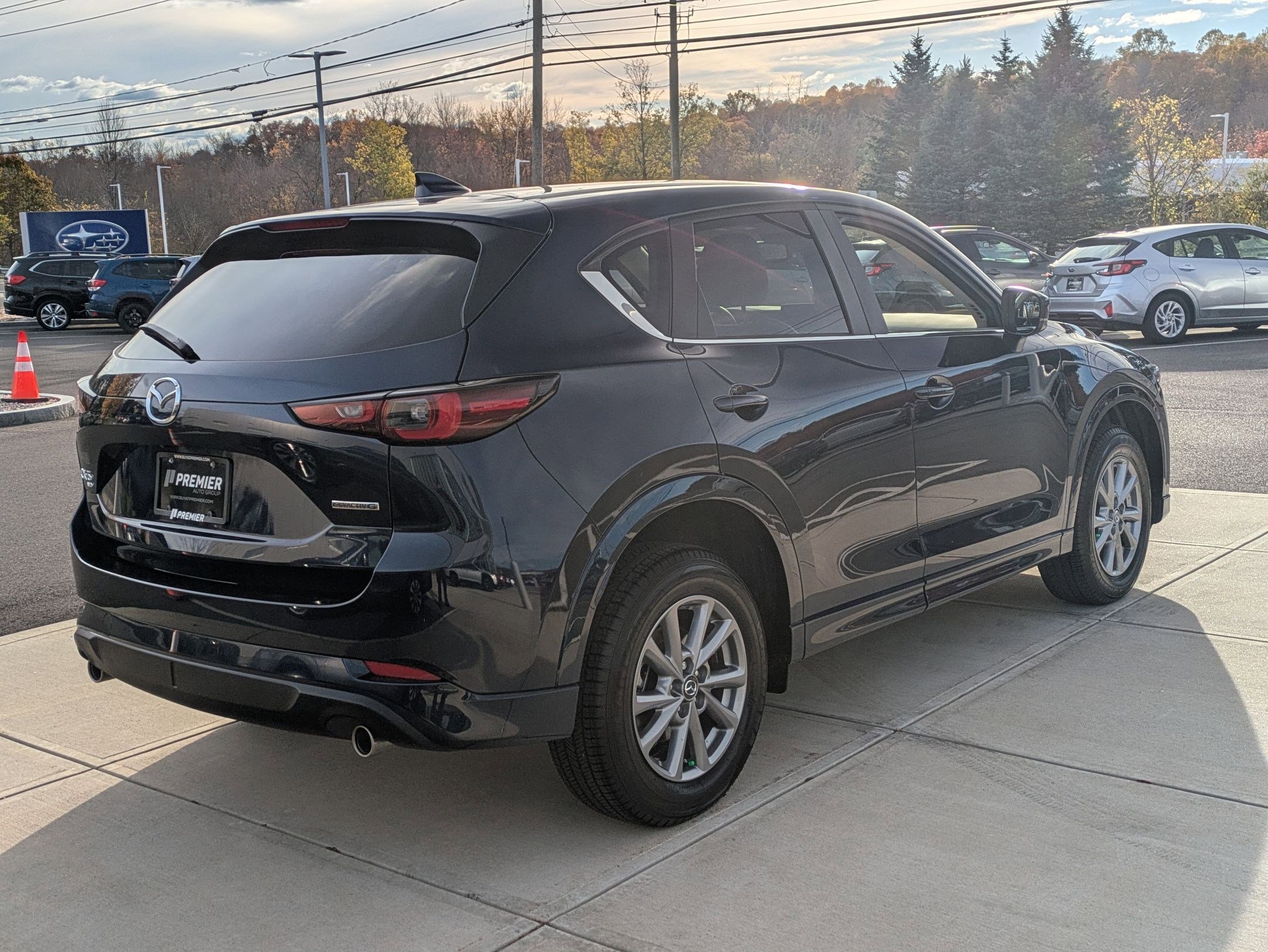 2025 Mazda CX-5 2.5 S Preferred photo 2