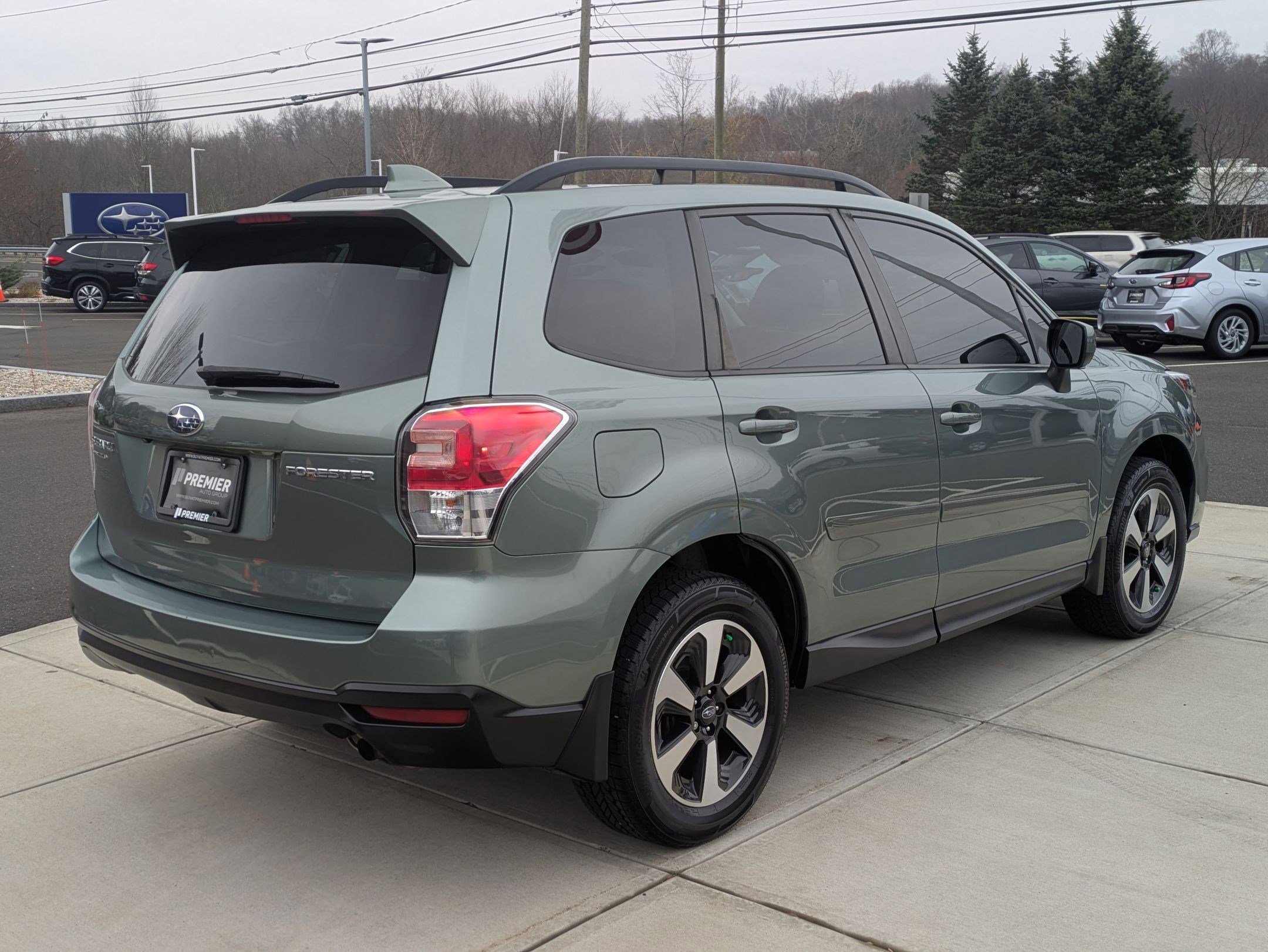 2018 Subaru Forester 2.5i Premium photo 3