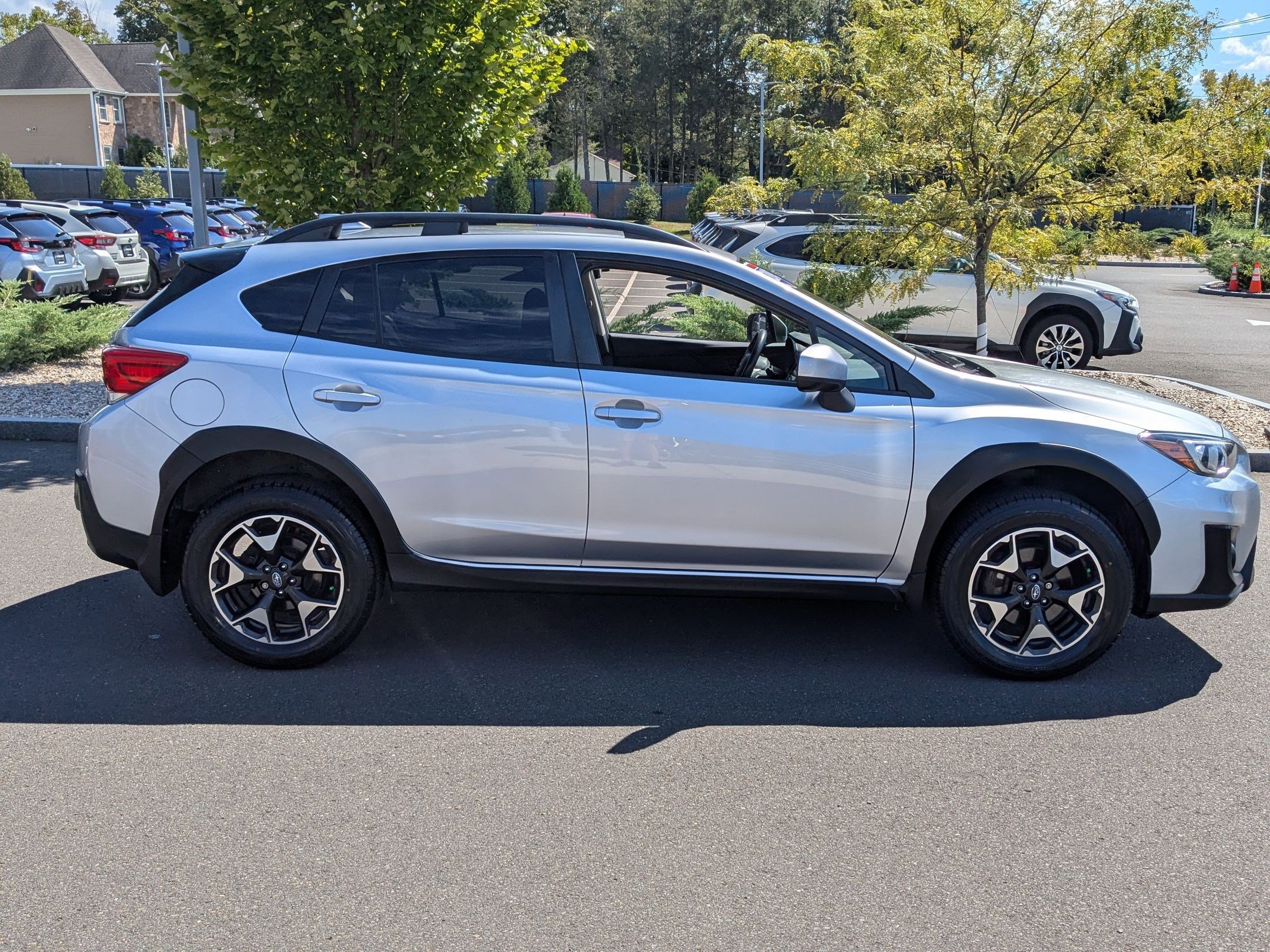 2019 Subaru Crosstrek 2.0i Premium photo 2
