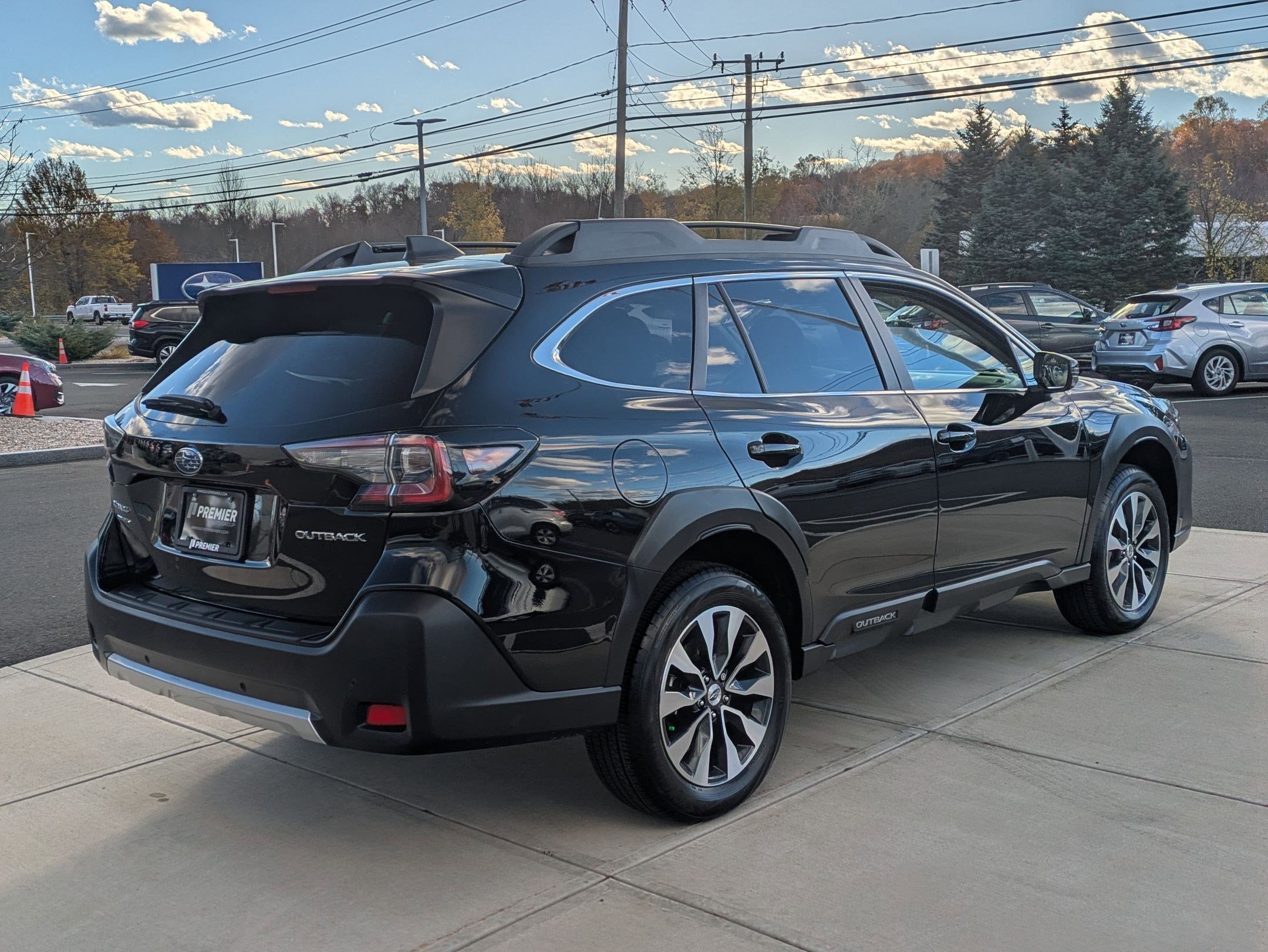 2025 Subaru Outback Limited photo 2