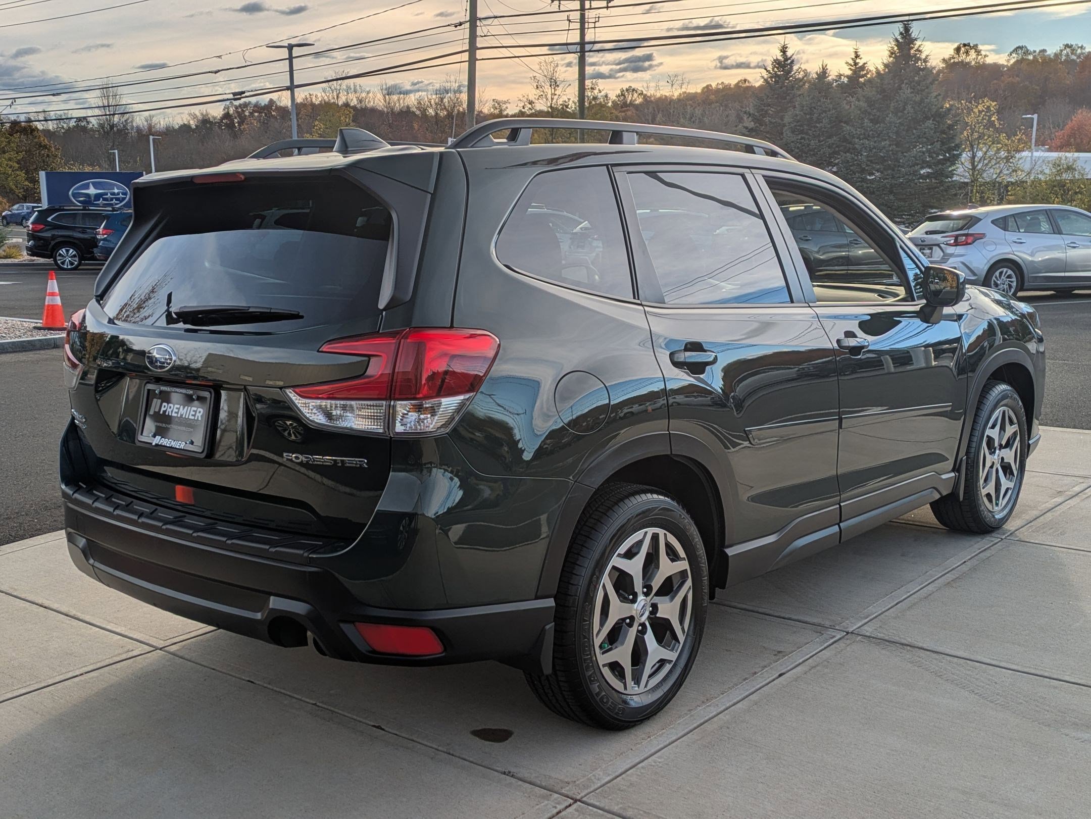 2023 Subaru Forester Premium photo 2