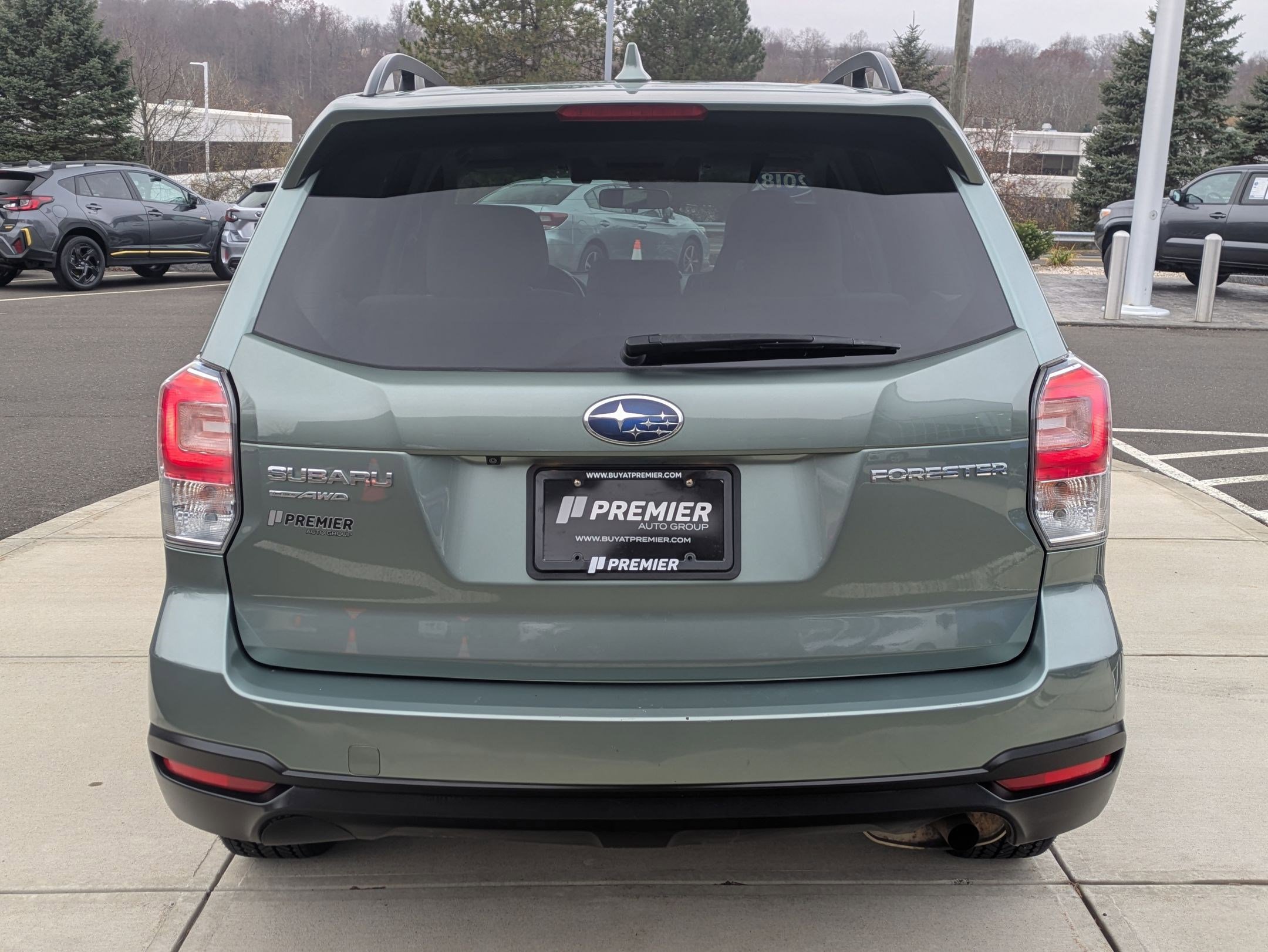 2018 Subaru Forester 2.5i Premium photo 4