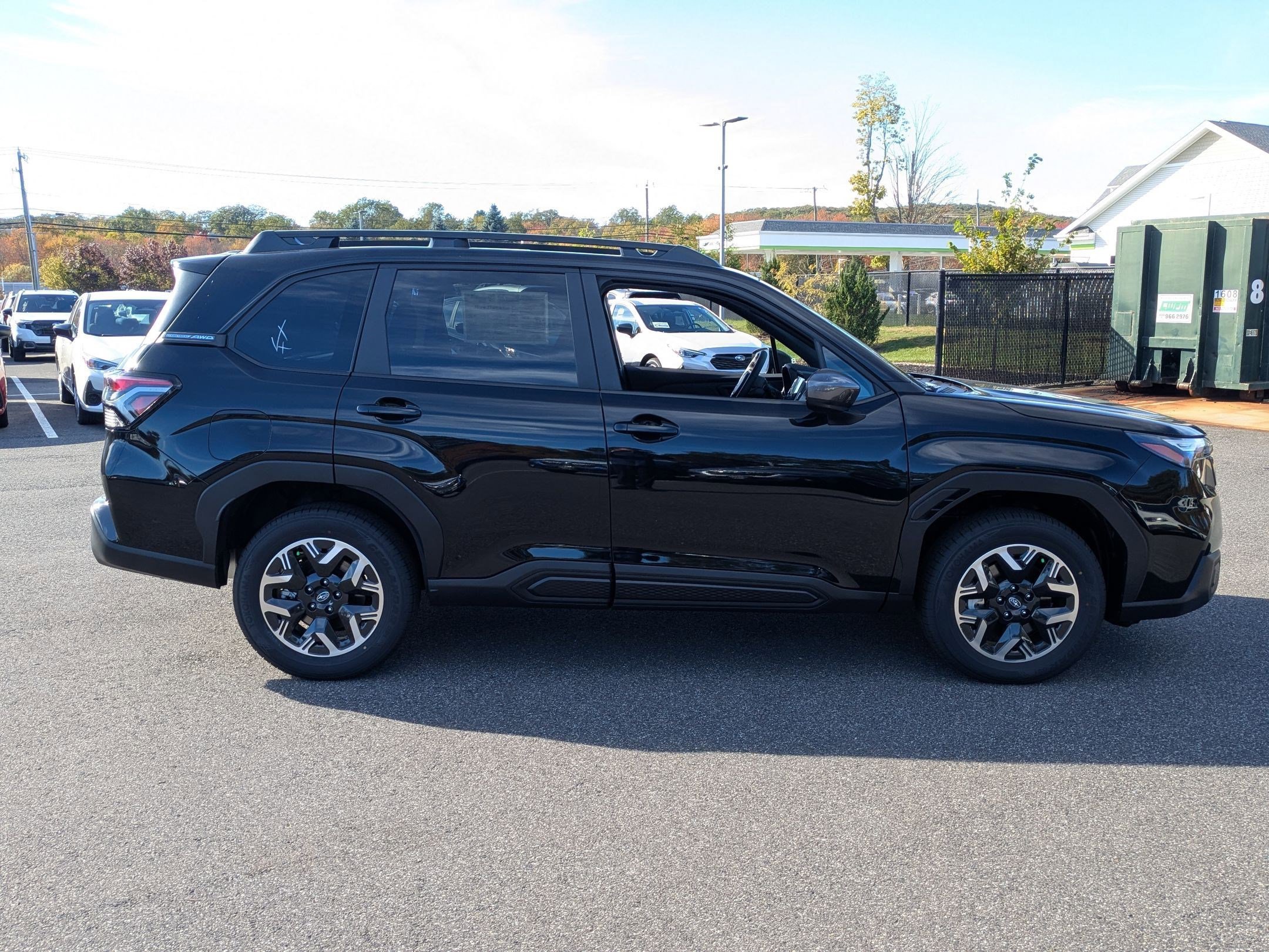 2025 Subaru Forester Premium Base photo 2