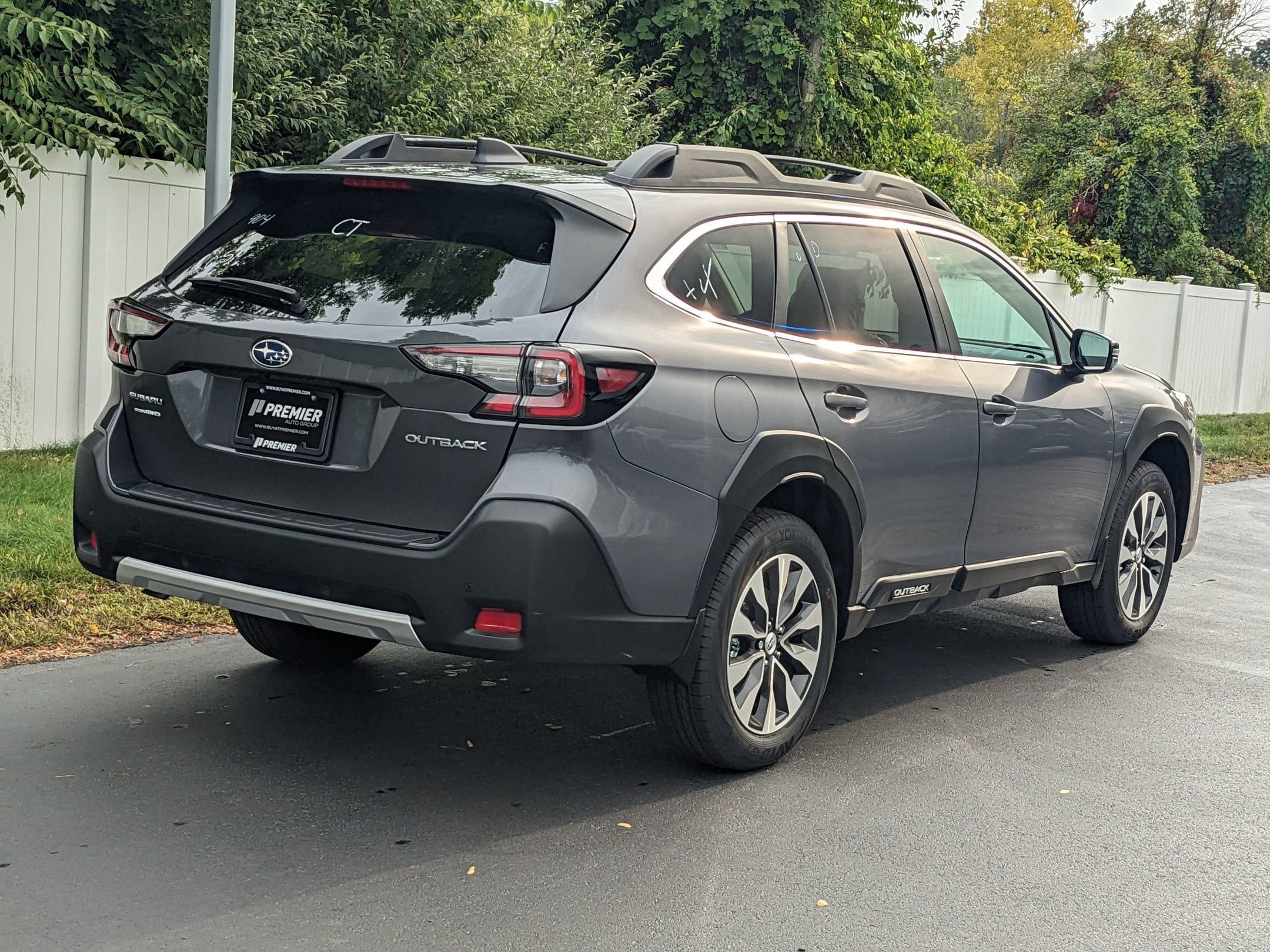 2025 Subaru Outback Limited photo 2