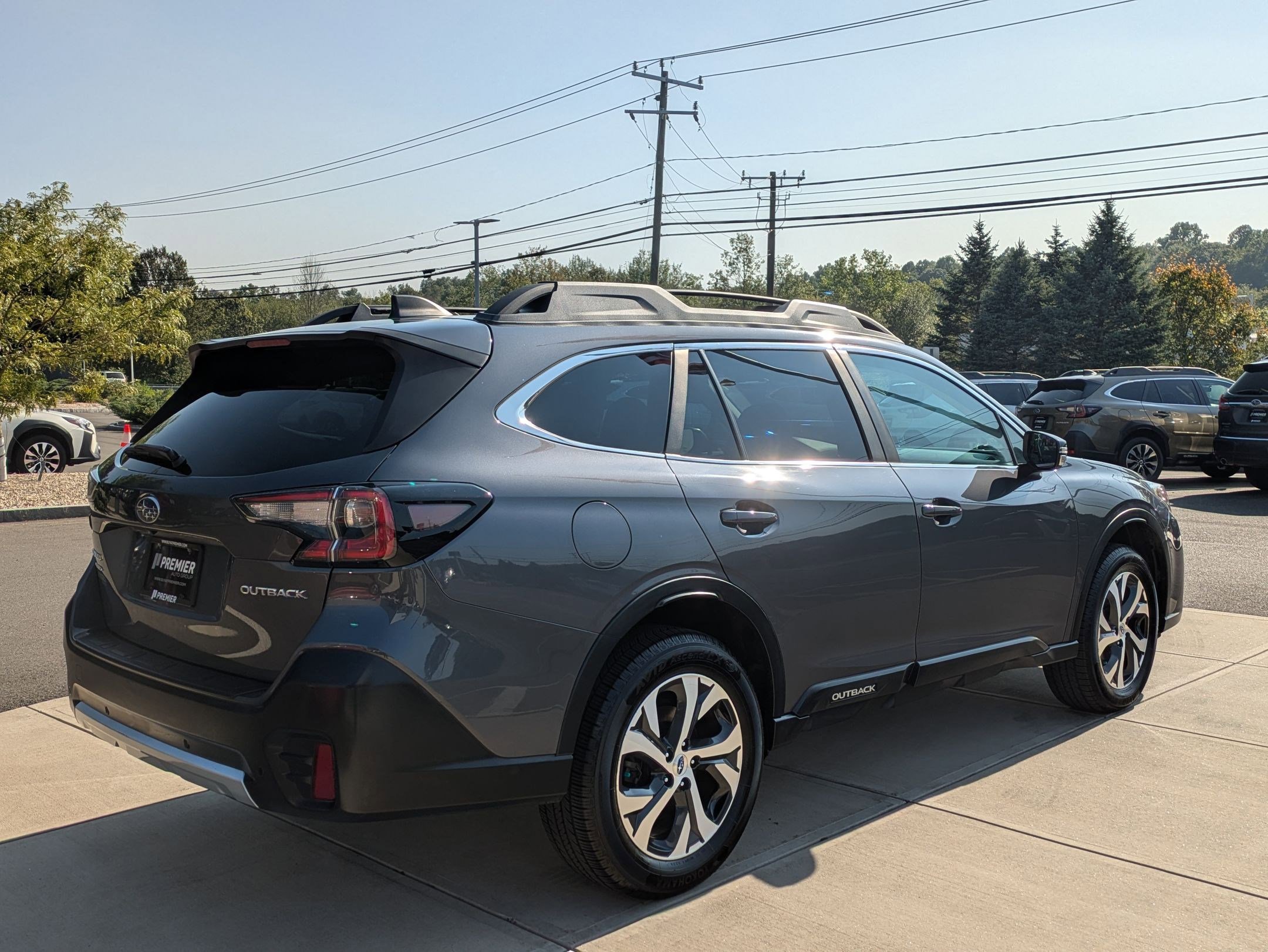 2020 Subaru Outback Limited photo 2