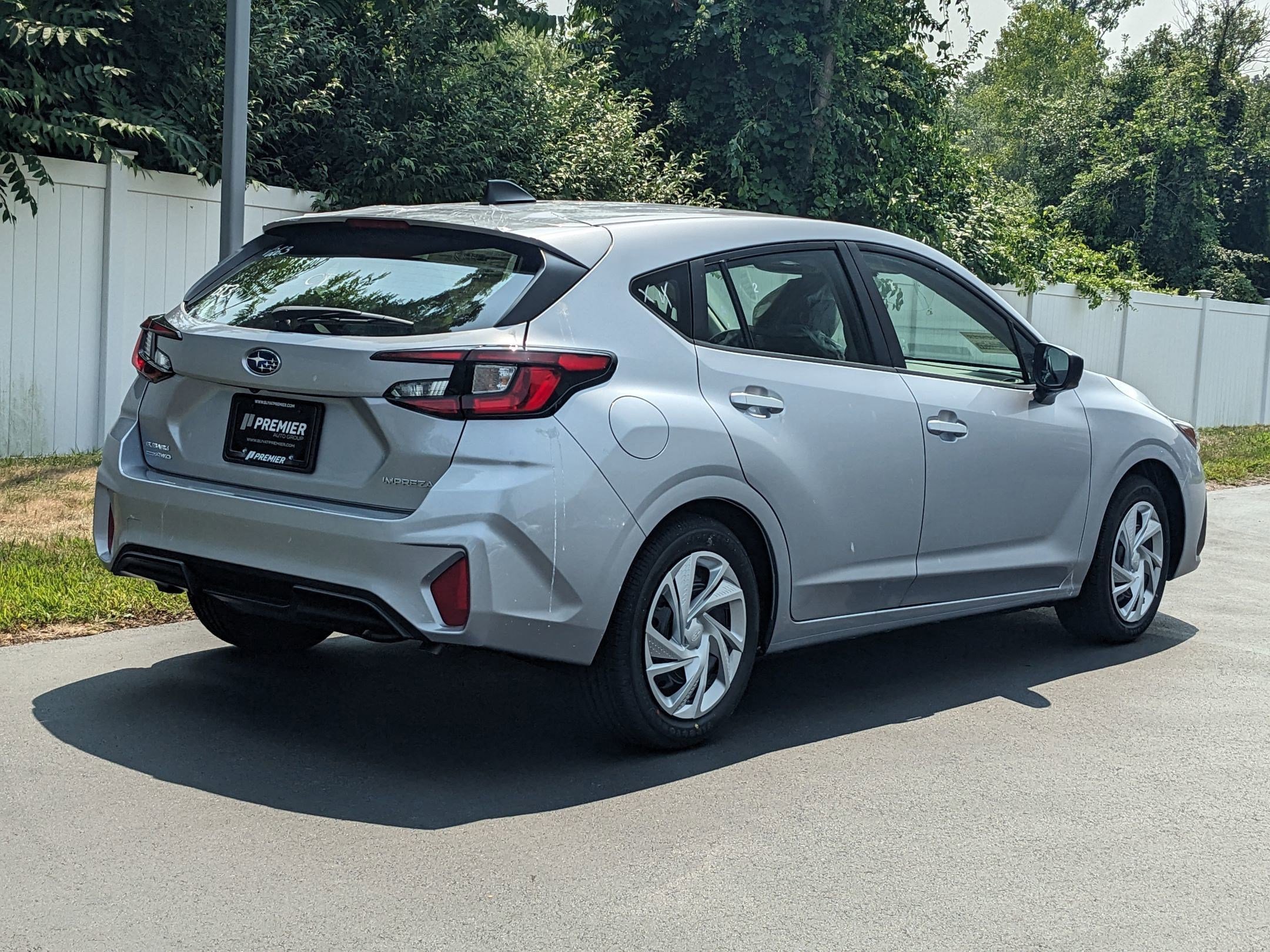 2025 Subaru Impreza Base photo 2