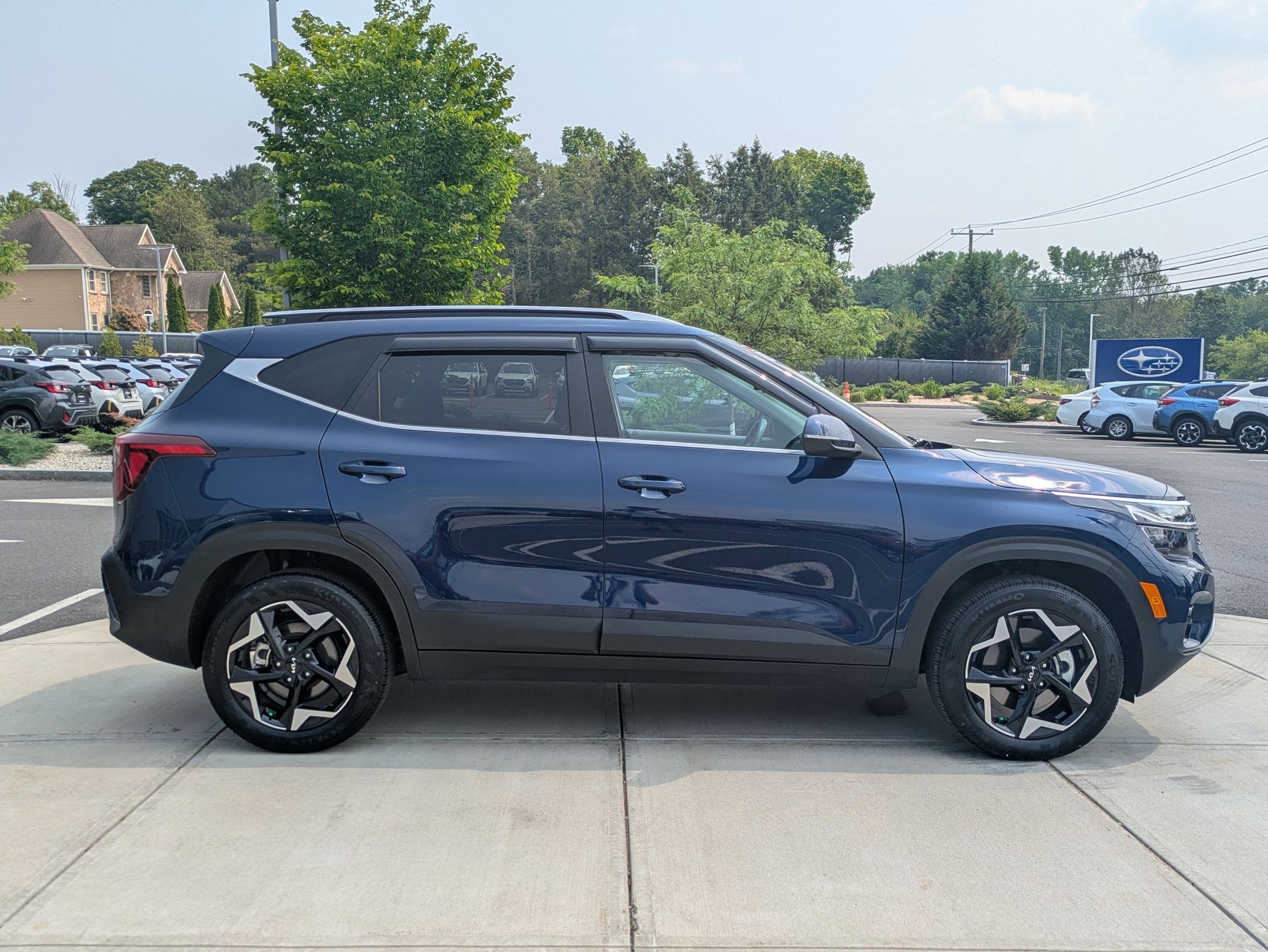 2025 Kia Seltos EX photo 2