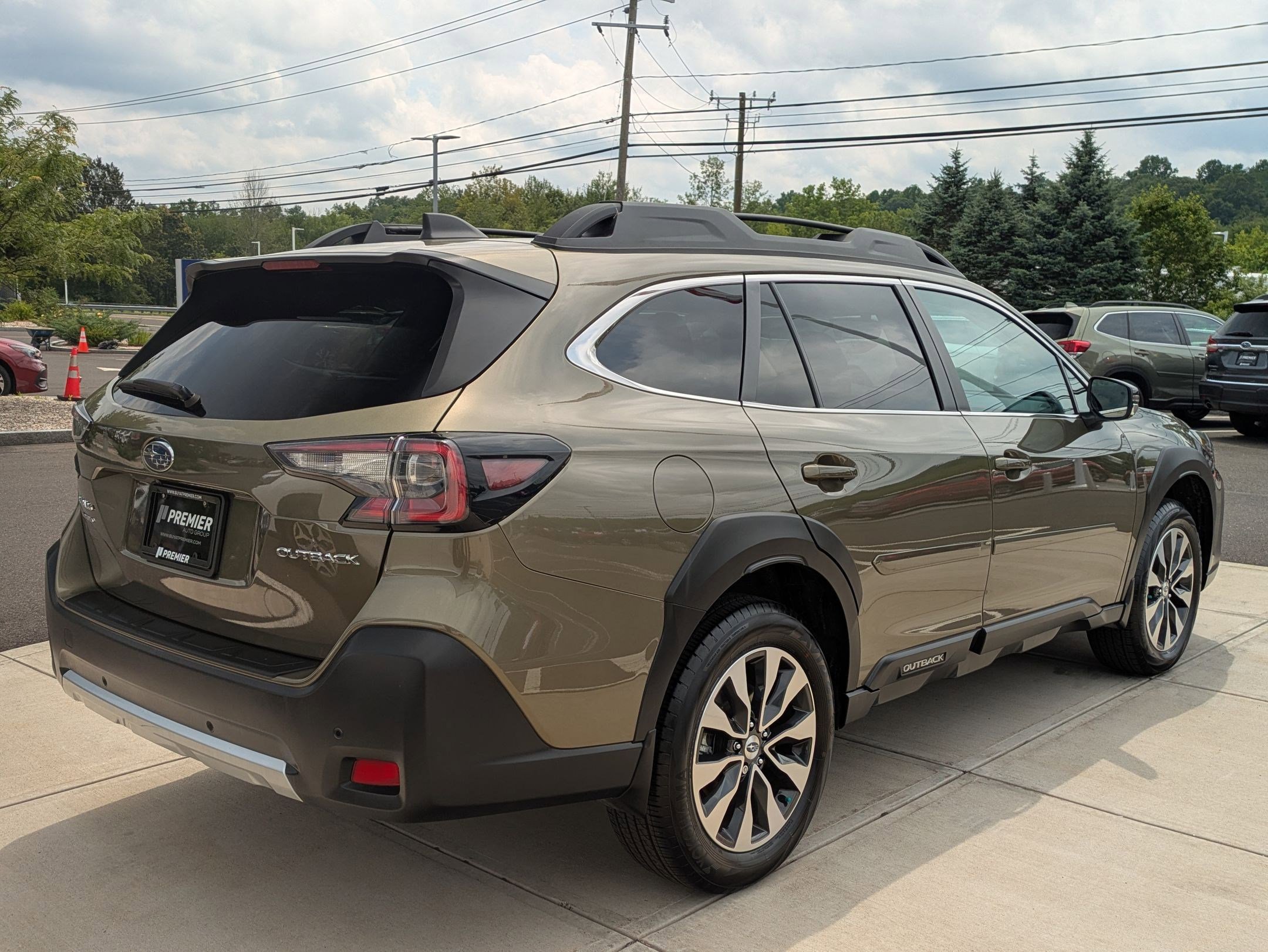 2024 Subaru Outback Limited photo 3