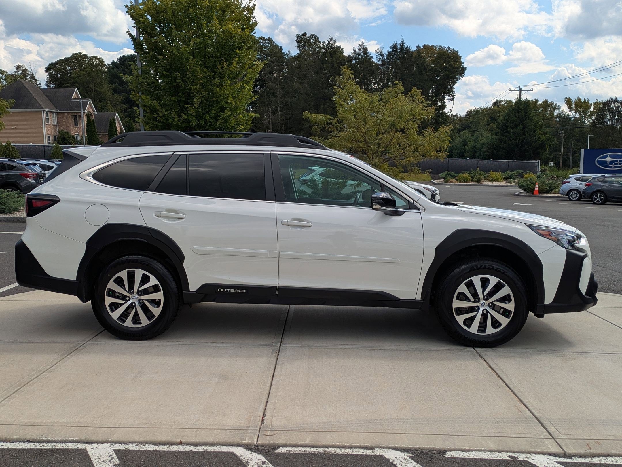 2024 Subaru Outback Premium photo 2