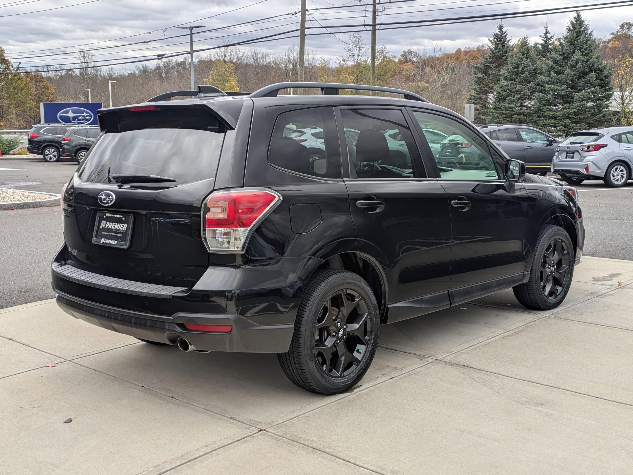 2018 Subaru Forester 2.5i Premium photo 2