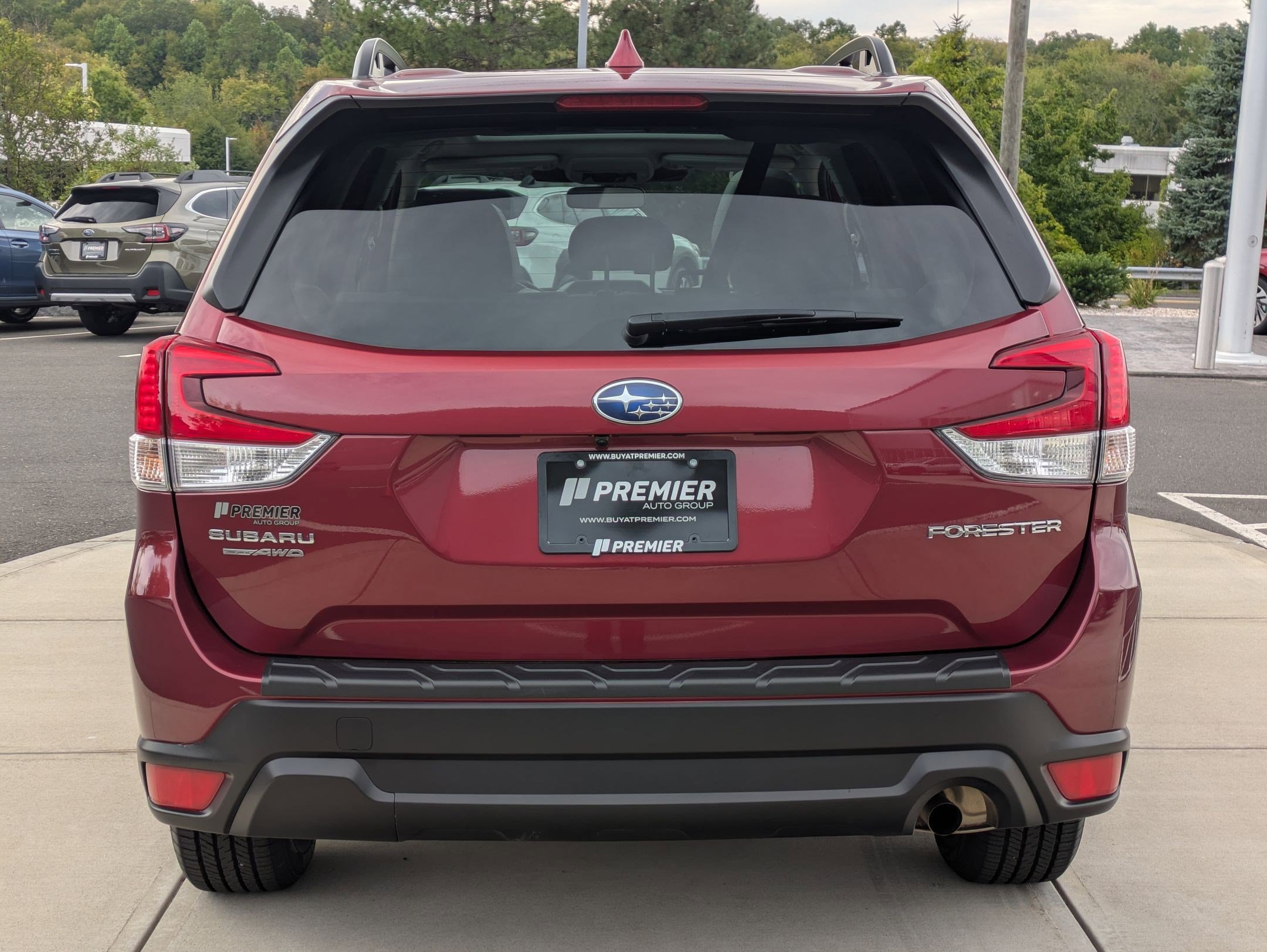 2022 Subaru Forester Premium photo 3
