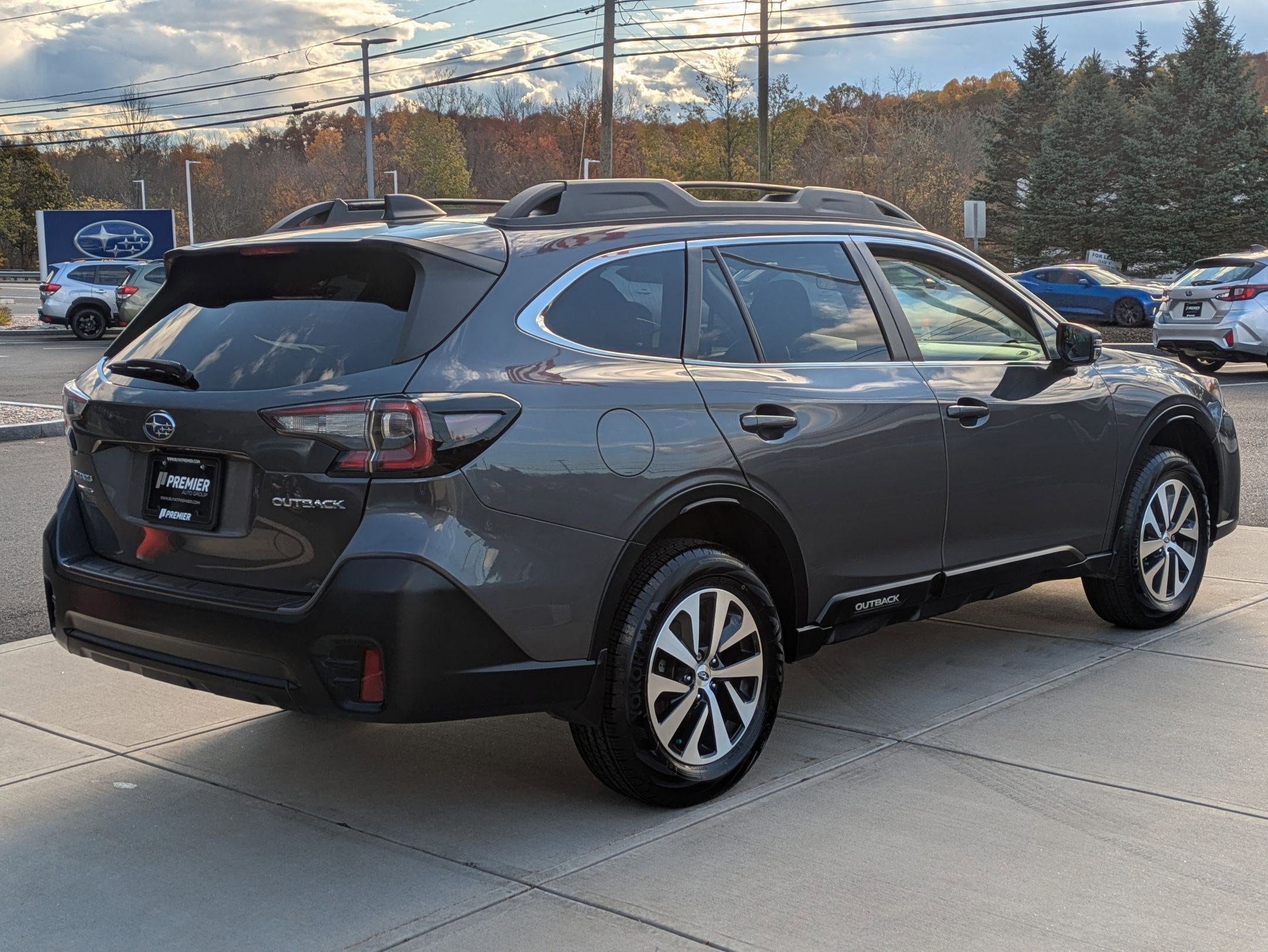 2022 Subaru Outback Premium photo 2