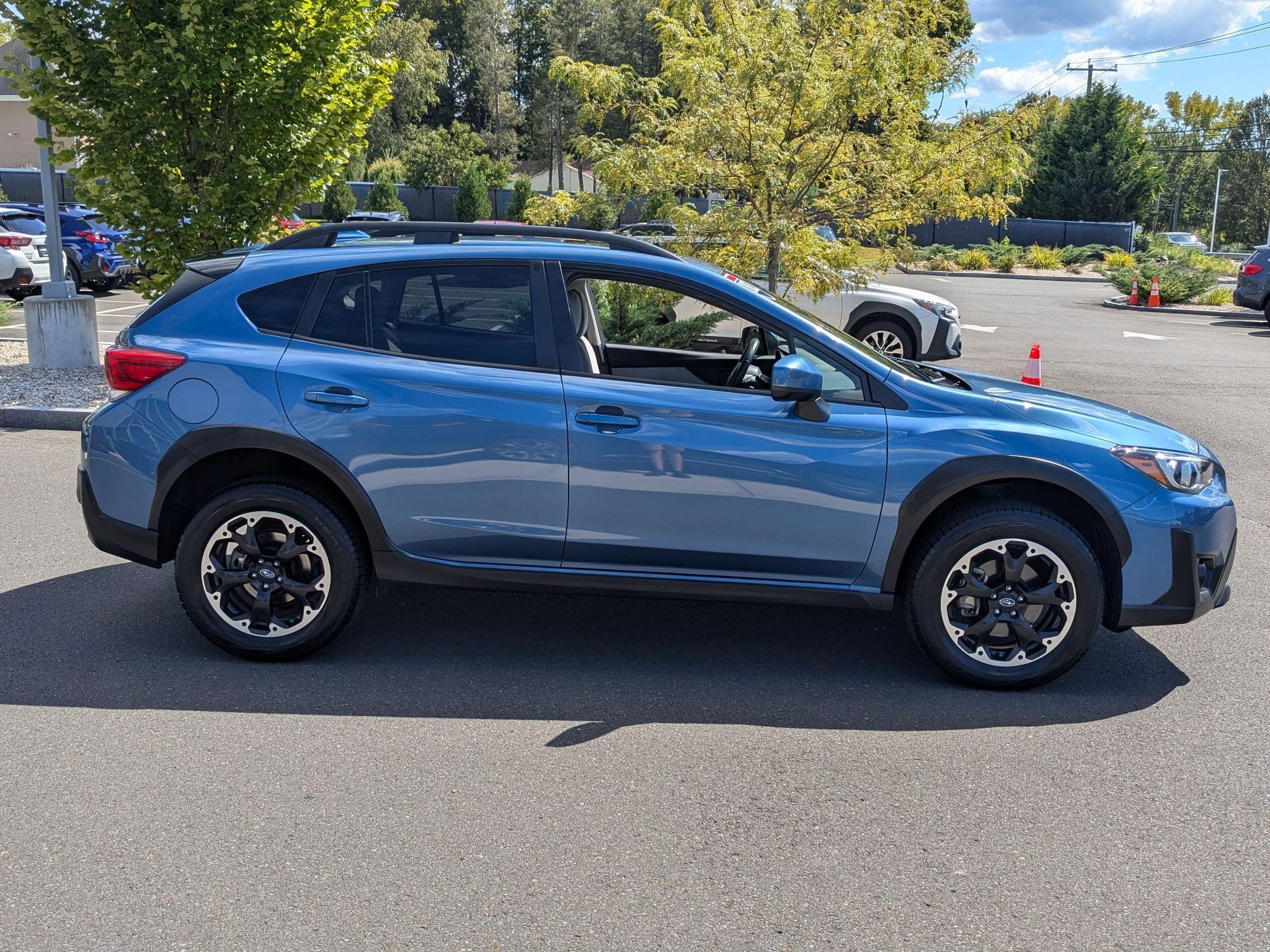 2023 Subaru Crosstrek Premium photo 2
