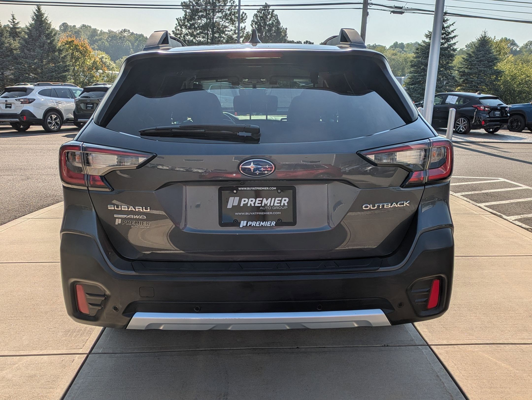 2020 Subaru Outback Limited photo 3