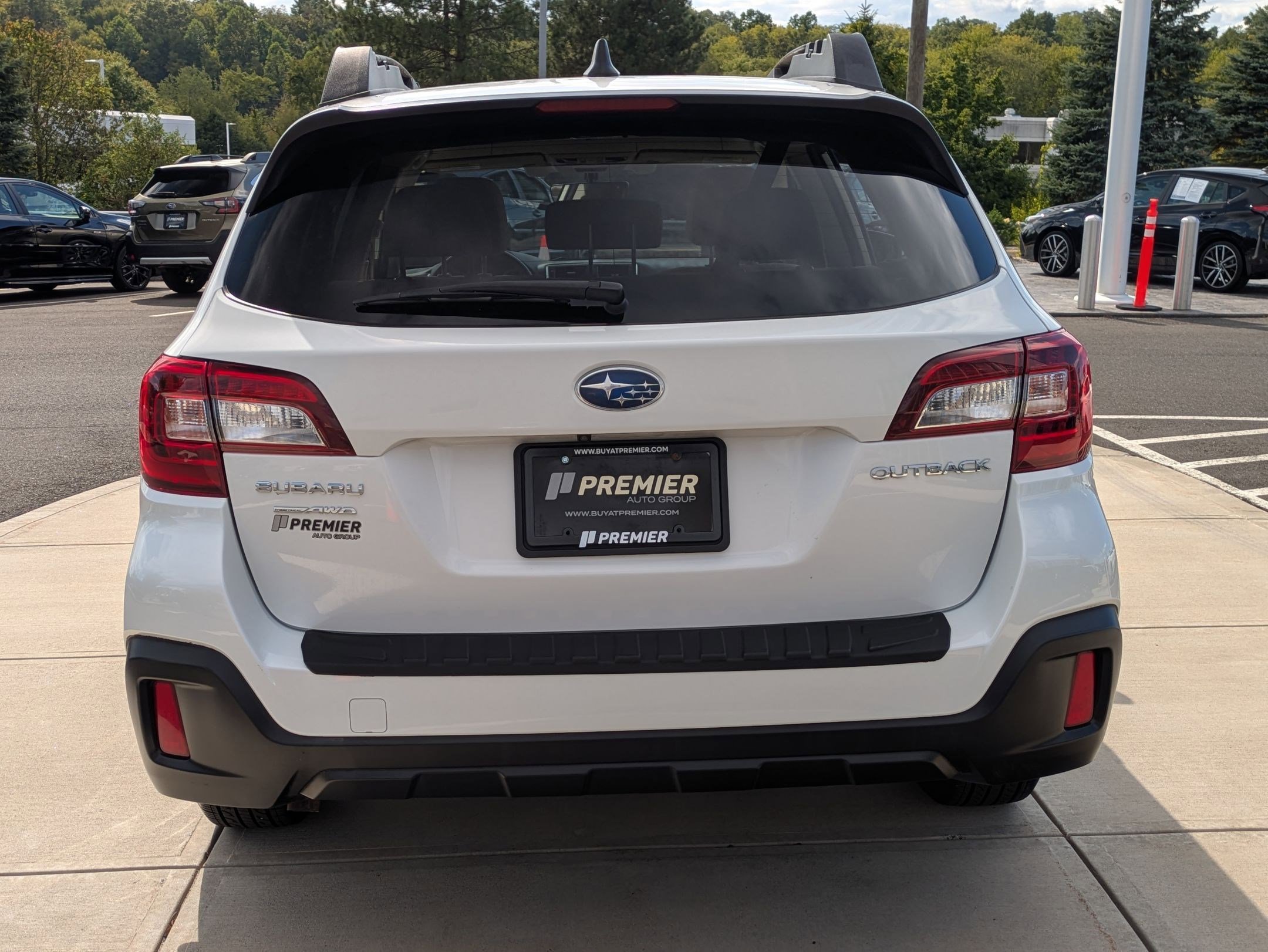 2019 Subaru Outback 2.5i Premium photo 3