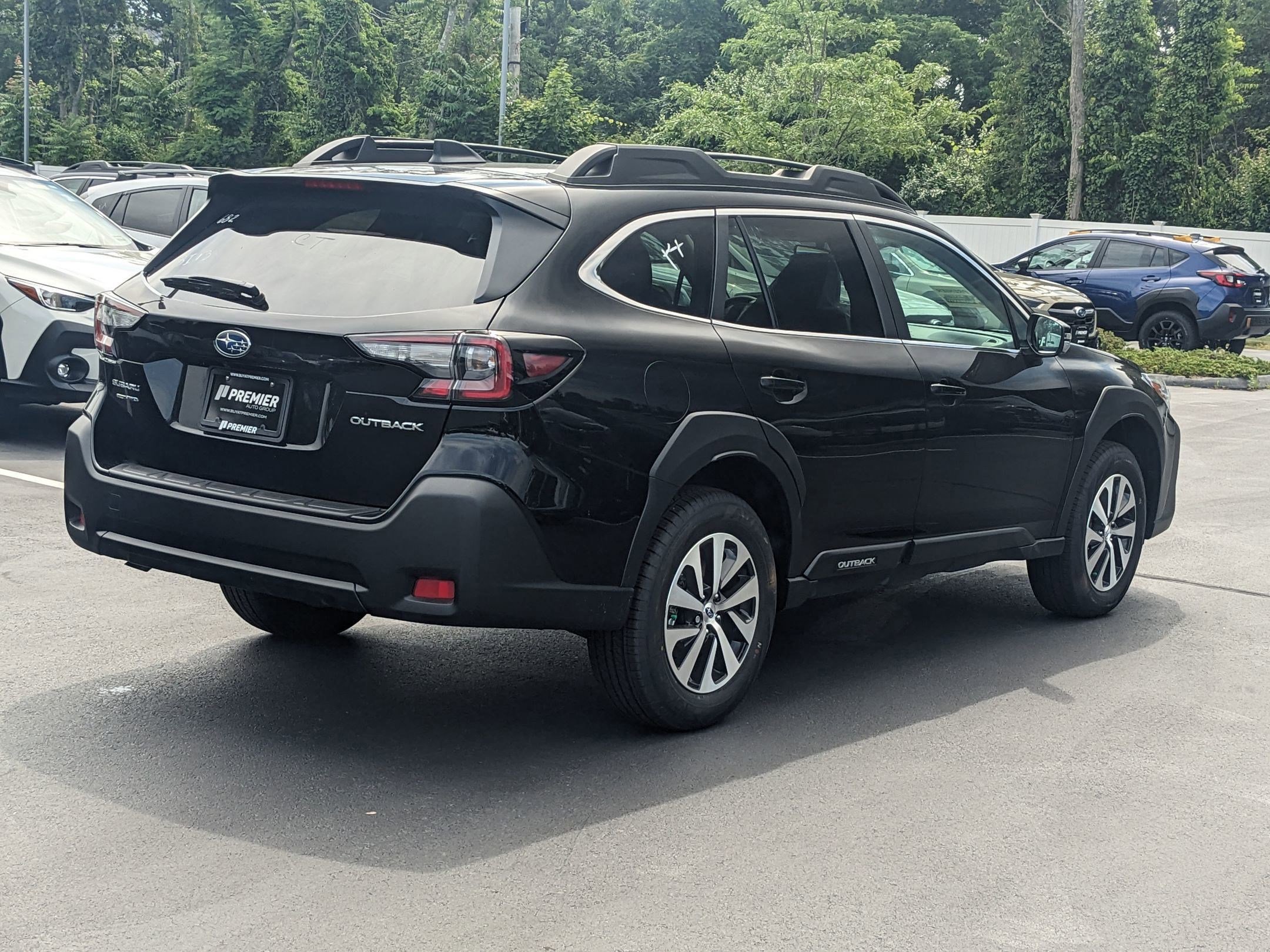 2025 Subaru Outback Premium photo 2