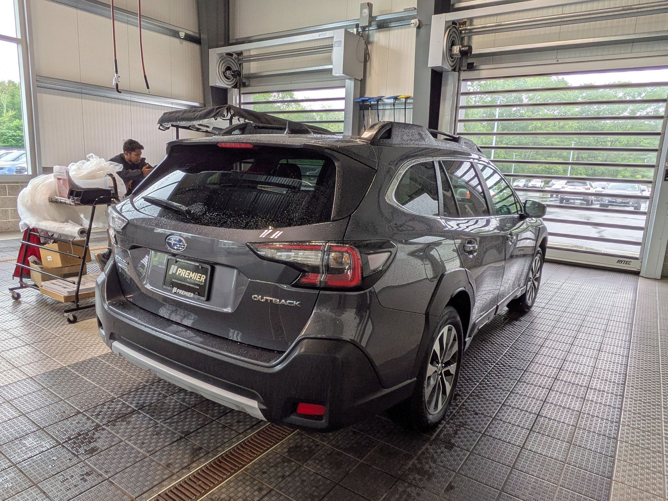 2024 Subaru Outback Limited photo 2