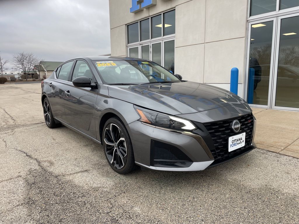 2023 Nissan Altima SR