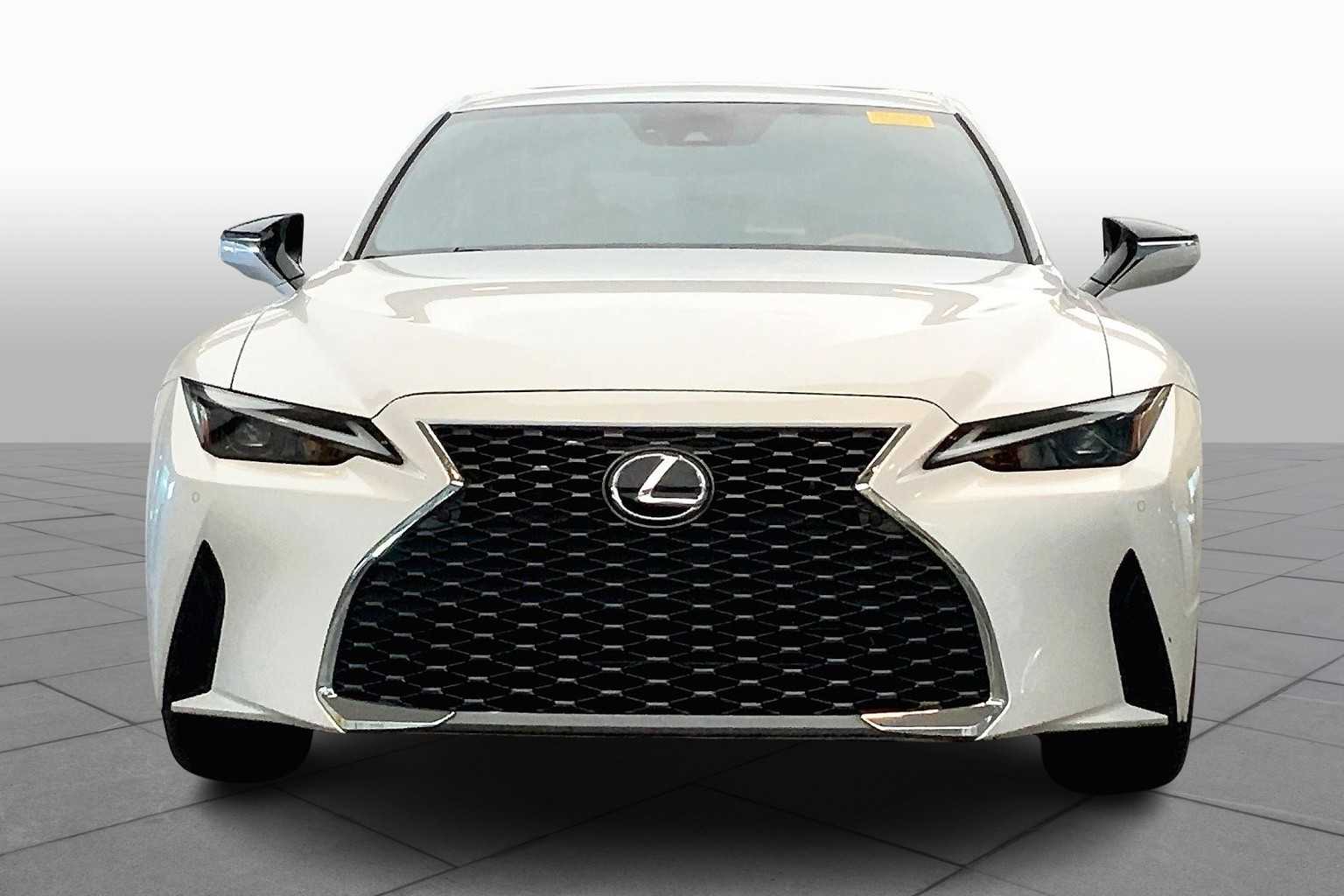 2023 Lexus IS photo 3