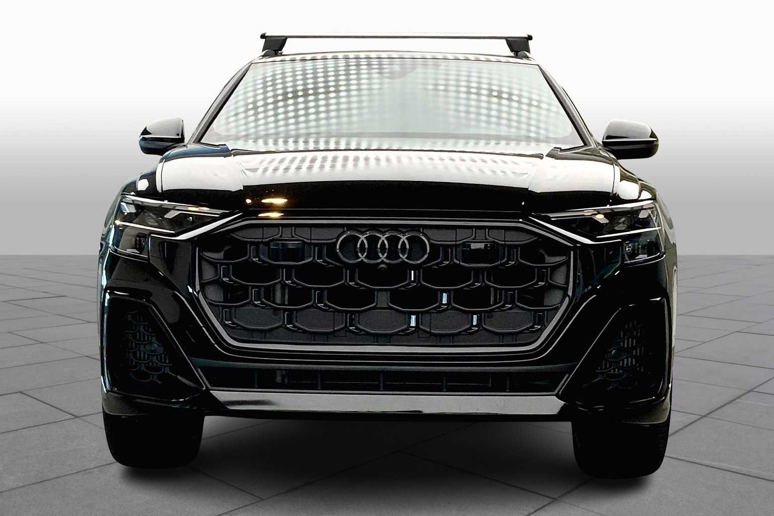 2025 Audi Q8 55 Premium Plus photo 3