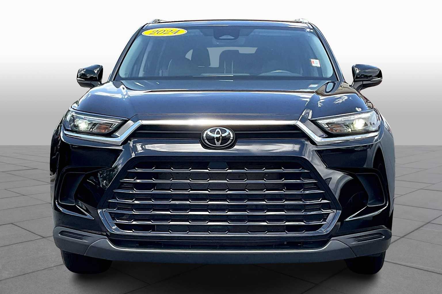 2024 Toyota Grand Highlander XLE photo 3
