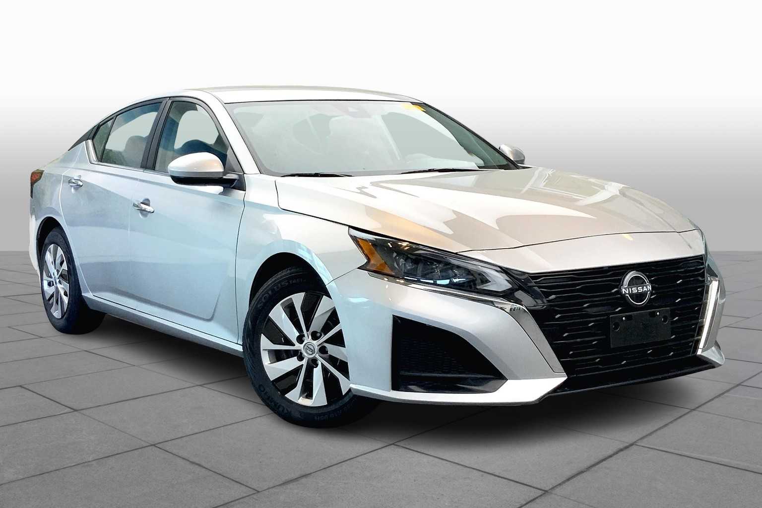 Used 2023 Nissan Altima S with VIN 1N4BL4BVXPN386168 for sale in Miami, FL