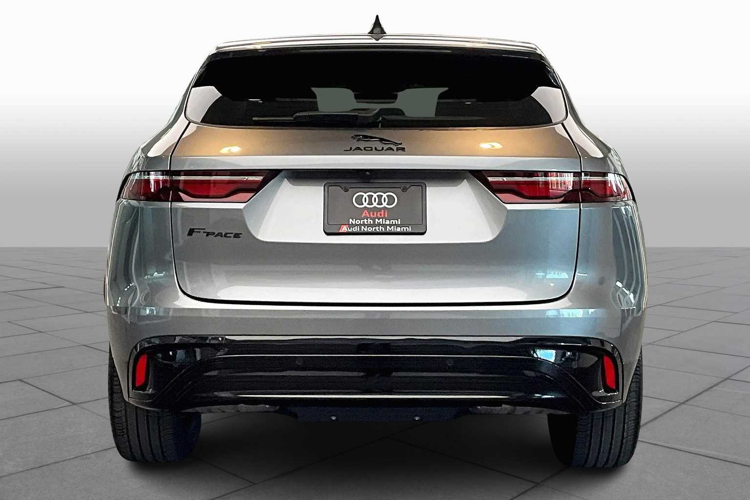 2022 Jaguar F-PACE P250 S photo 4