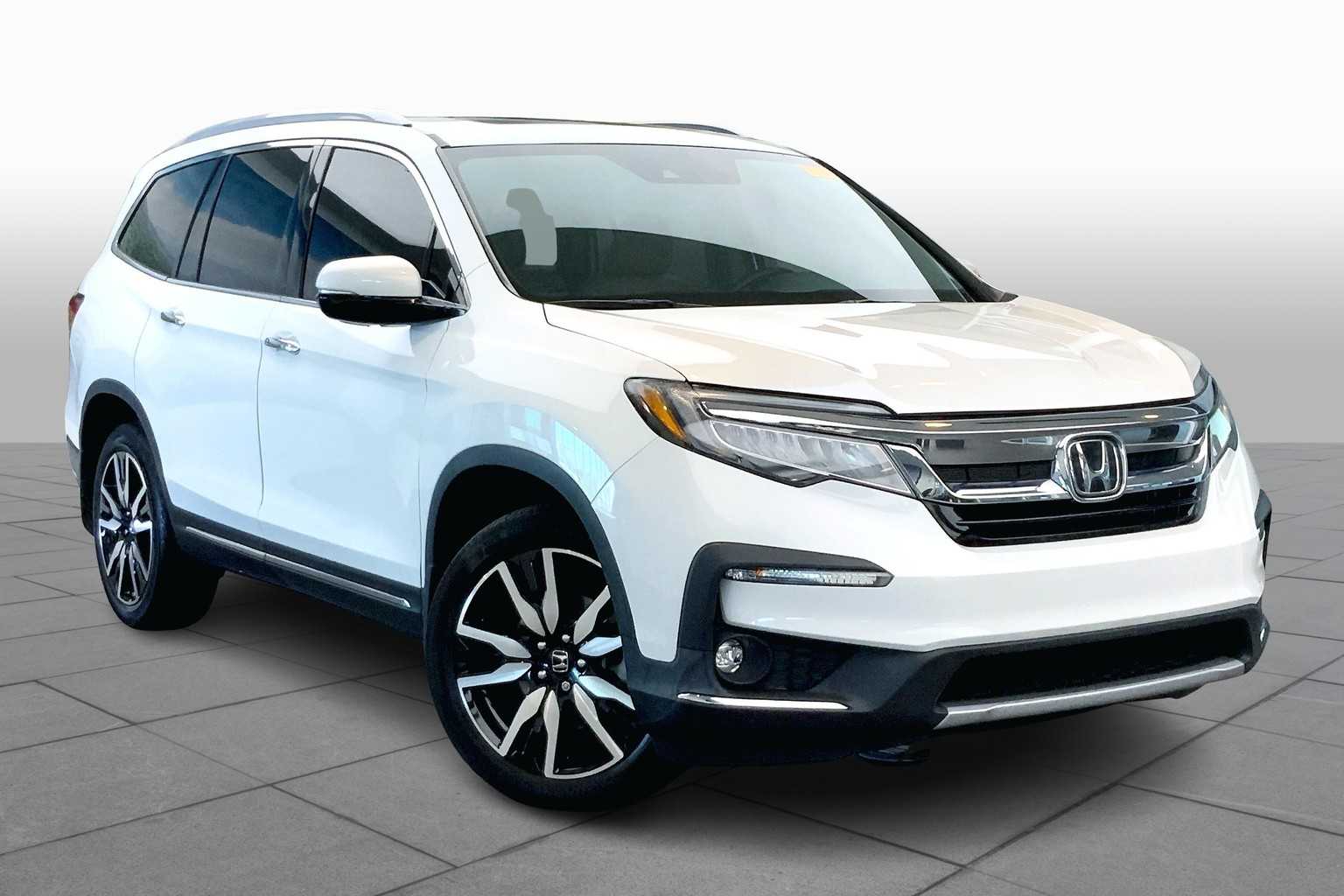 Used 2022 Honda Pilot Touring with VIN 5FNYF5H65NB028442 for sale in Miami, FL