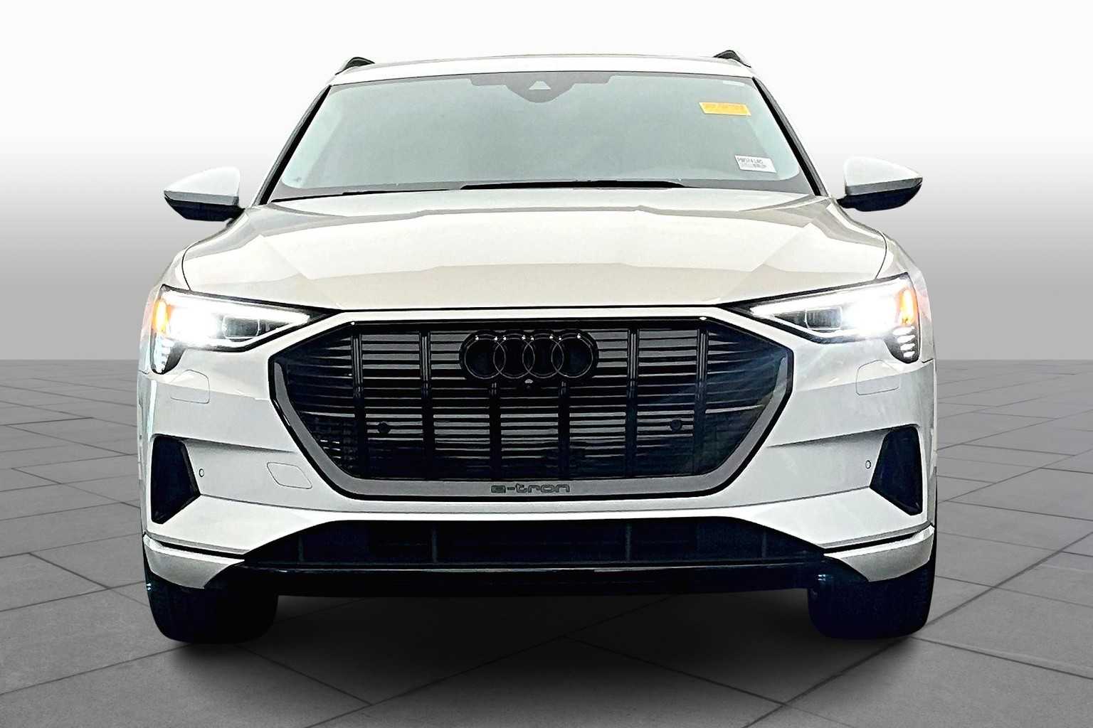 2023 Audi e-tron Premium Plus photo 3