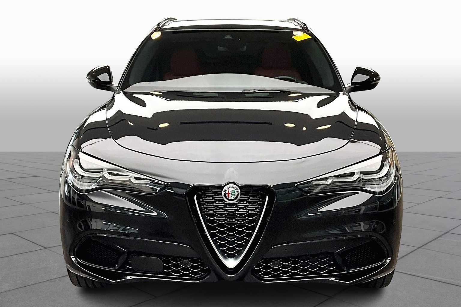2024 Alfa Romeo Stelvio Ti photo 3
