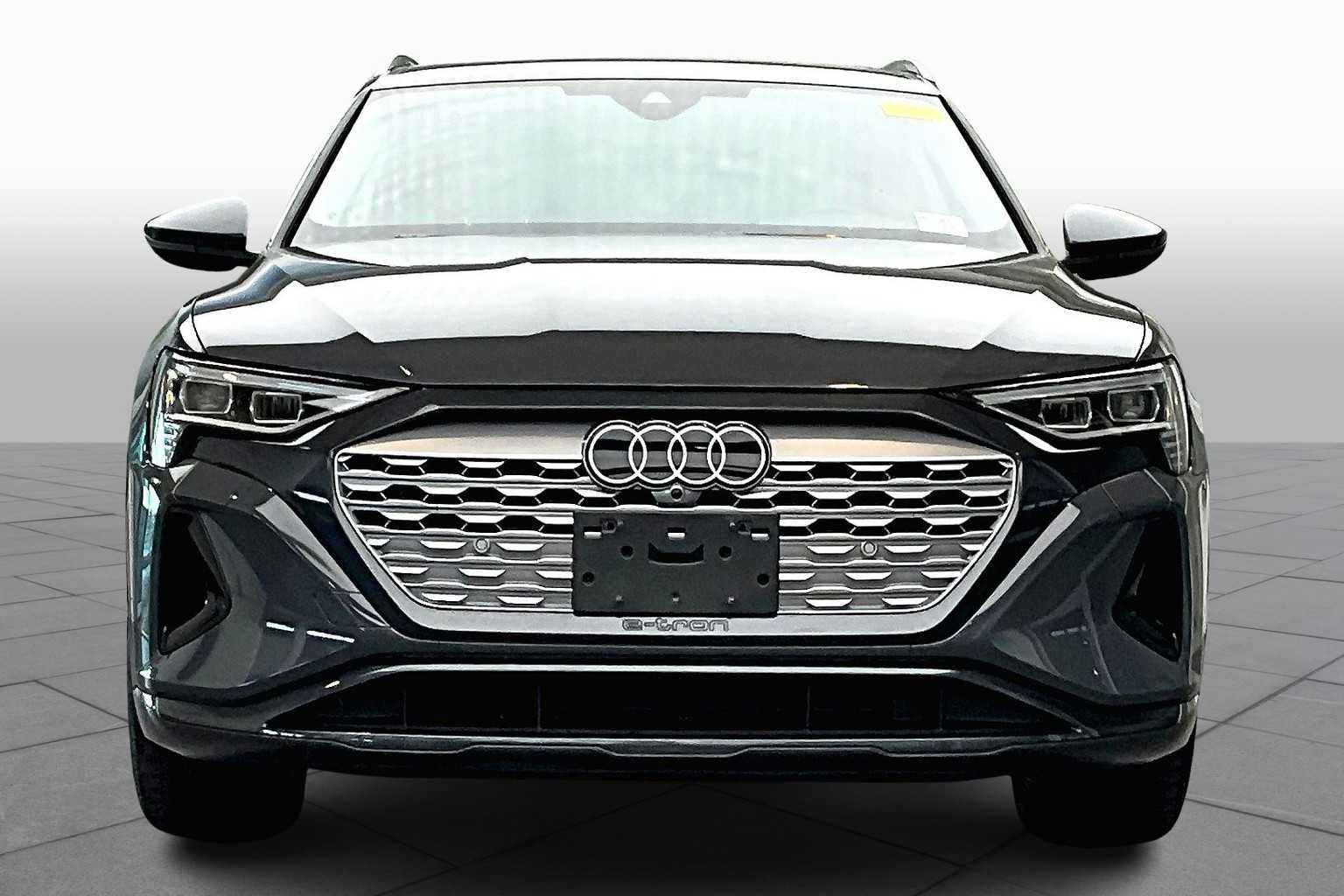 2024 Audi Q8 E-tron Premium photo 3